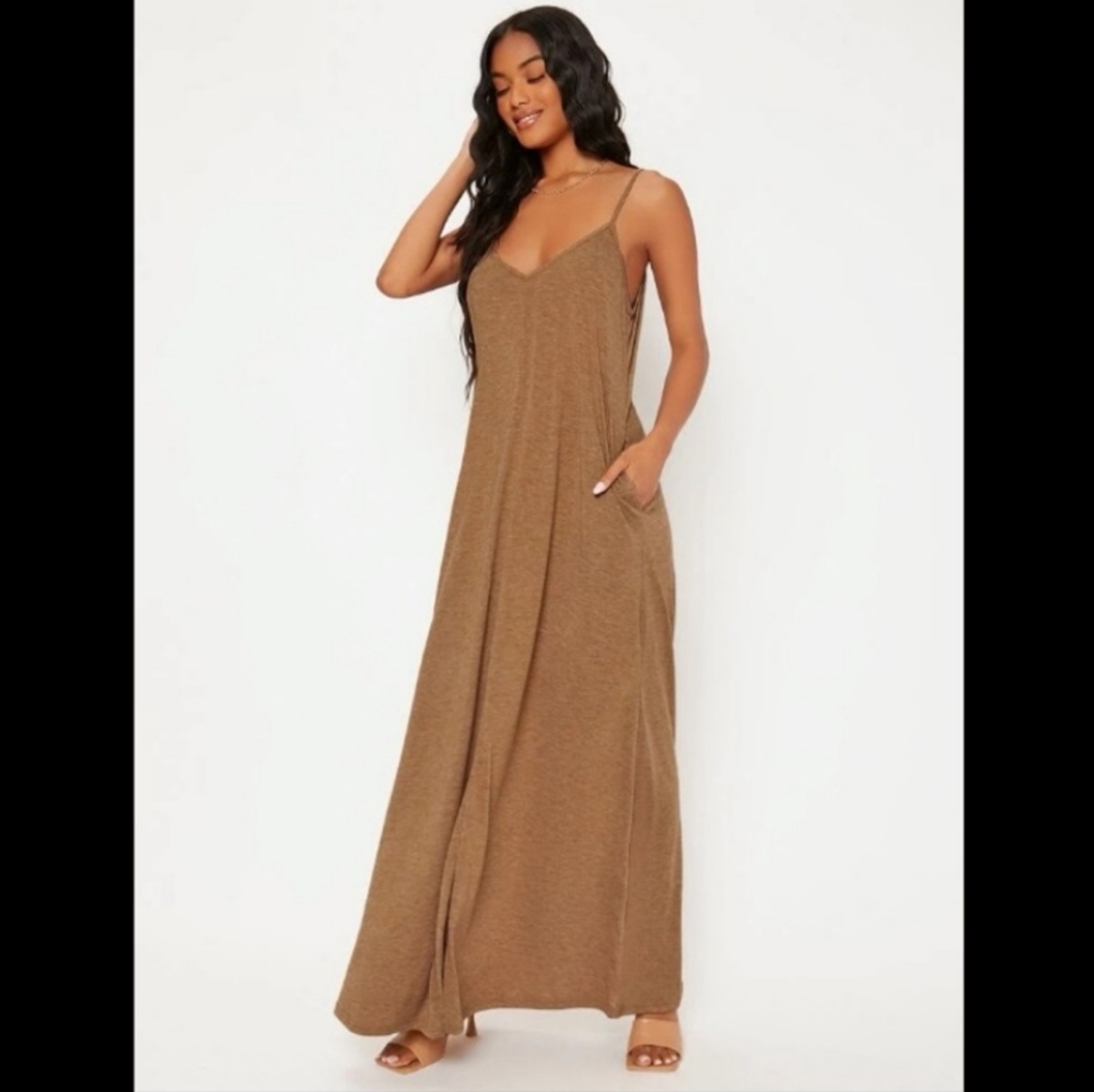 NWOT camisole maxi dress with pockets